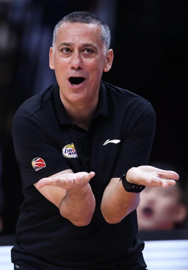 关于赛后新疆广汇调整名单以备欧篮联，再遭质疑环节打磨，话题不断，阵容厚度经受考验的信息